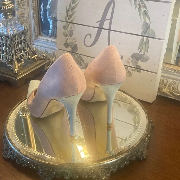 Vintage Signature Blush and Cream Dana Stiletto Heels Size 9 - Picture 5 of 15